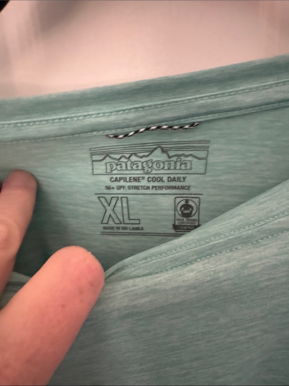 VGUC Patagonia Worn Wear Long-Sleeved Capilene® Cool Daily Shirt Boardshort Logo - Picture 4 of 9